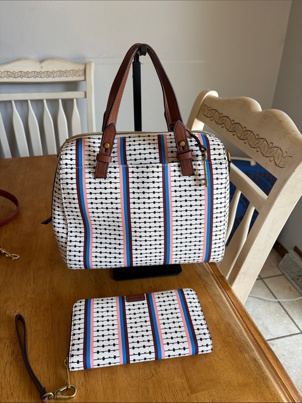 fossil Striped Pattern Satchel Handbag with Matching Wallet - White & Brown